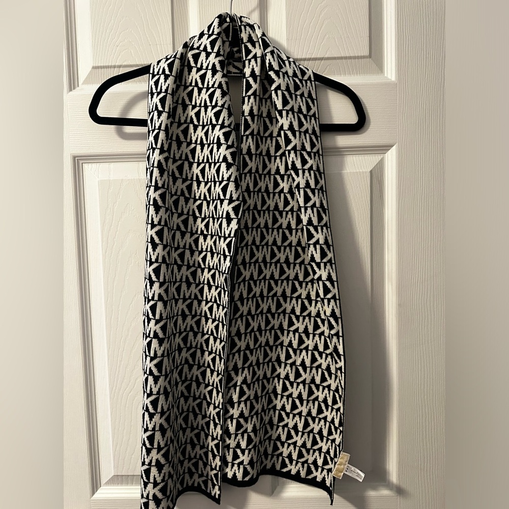Michael Kors scarf